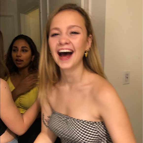 Meet your Posher, Laney - Picture 1 of 1